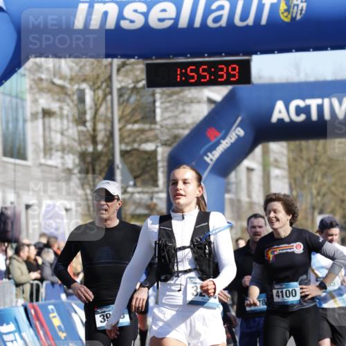 06.04.2025 - 44. Internationalen Wilhelmsburger Insellauf A. Gomolzig http://msf.ph/oto/7555305 06.04.2025 10:45:37 Ziel 3052, 3218, 3678, 3956, 4100, 4301, 4302, 4448, 4565 meine-sportfotos.de