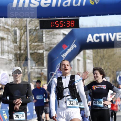 06.04.2025 - 44. Internationalen Wilhelmsburger Insellauf A. Gomolzig http://msf.ph/oto/7555307 06.04.2025 10:45:36 Ziel 3052, 3218, 3678, 3956, 4100, 4301, 4448, 4565 meine-sportfotos.de
