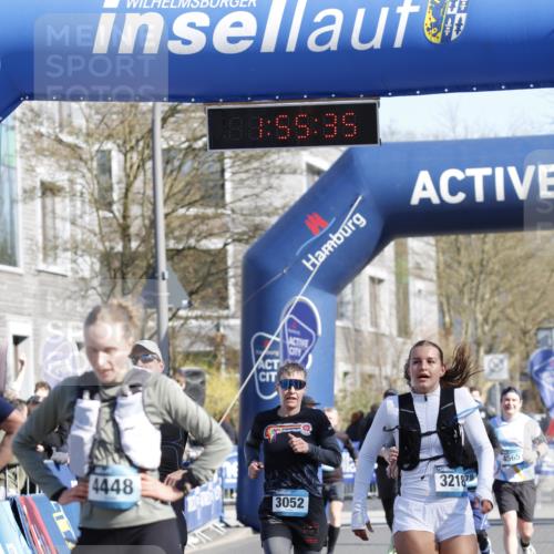 06.04.2025 - 44. Internationalen Wilhelmsburger Insellauf A. Gomolzig http://msf.ph/oto/7555309 06.04.2025 10:45:33 Ziel 3052, 3218, 3956, 4100, 4448, 4596, 5174, 5200 meine-sportfotos.de