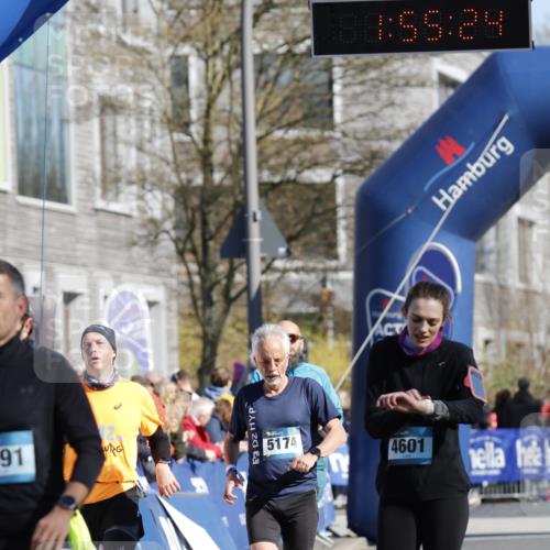 06.04.2025 - 44. Internationalen Wilhelmsburger Insellauf A. Gomolzig http://msf.ph/oto/7555320 06.04.2025 10:45:22 Ziel 3991, 3992, 4340, 4361, 4596, 4601, 5174, 5200 meine-sportfotos.de