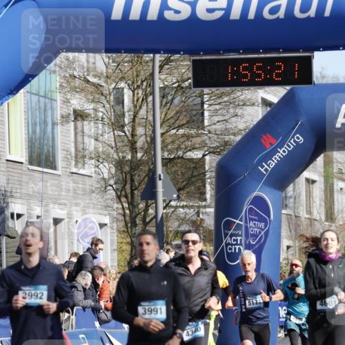 06.04.2025 - 44. Internationalen Wilhelmsburger Insellauf A. Gomolzig http://msf.ph/oto/7555325 06.04.2025 10:45:19 Ziel 3991, 3992, 4039, 4340, 4361, 4601 meine-sportfotos.de