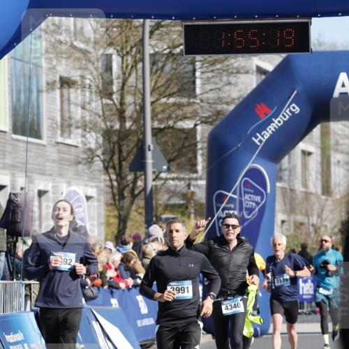 06.04.2025 - 44. Internationalen Wilhelmsburger Insellauf A. Gomolzig http://msf.ph/oto/7555327 06.04.2025 10:45:18 Ziel 3991, 3992, 4039, 4340, 4361, 4601 meine-sportfotos.de