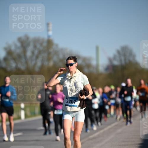 06.04.2025 - 44. Internationalen Wilhelmsburger Insellauf Dr. Thomas Lammeyer http://msf.ph/oto/7555337 06.04.2025 09:31:02 Laufen 3207 meine-sportfotos.de