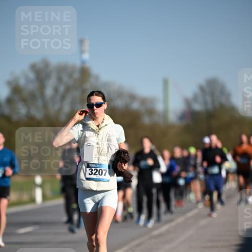 06.04.2025 - 44. Internationalen Wilhelmsburger Insellauf Dr. Thomas Lammeyer http://msf.ph/oto/7555345 06.04.2025 09:31:03 Laufen 3207 meine-sportfotos.de