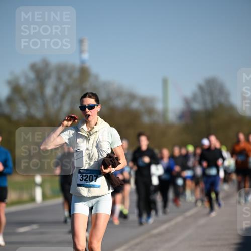 06.04.2025 - 44. Internationalen Wilhelmsburger Insellauf Dr. Thomas Lammeyer http://msf.ph/oto/7555348 06.04.2025 09:31:03 Laufen 3207 meine-sportfotos.de