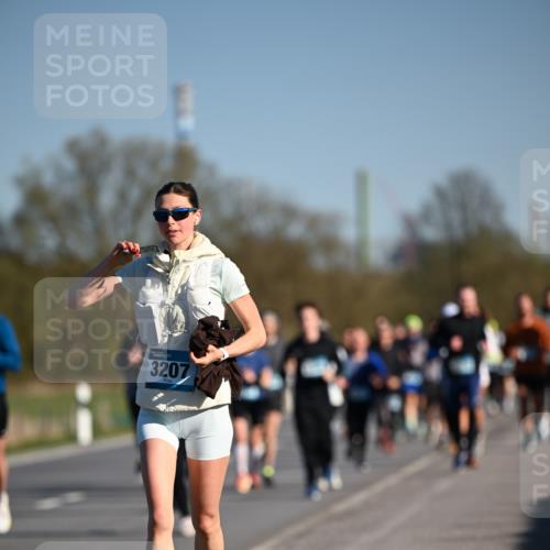 06.04.2025 - 44. Internationalen Wilhelmsburger Insellauf Dr. Thomas Lammeyer http://msf.ph/oto/7555350 06.04.2025 09:31:03 Laufen 3207 meine-sportfotos.de