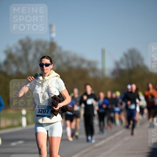 06.04.2025 - 44. Internationalen Wilhelmsburger Insellauf Dr. Thomas Lammeyer http://msf.ph/oto/7555352 06.04.2025 09:31:03 Laufen 3207 meine-sportfotos.de