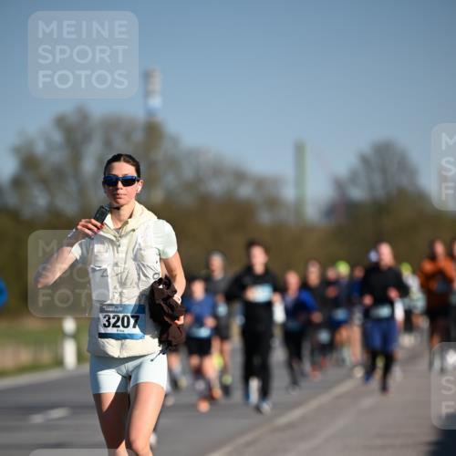 06.04.2025 - 44. Internationalen Wilhelmsburger Insellauf Dr. Thomas Lammeyer http://msf.ph/oto/7555354 06.04.2025 09:31:04 Laufen 3207 meine-sportfotos.de