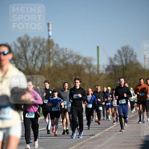 06.04.2025 - 44. Internationalen Wilhelmsburger Insellauf Dr. Thomas Lammeyer http://msf.ph/oto/7555358 06.04.2025 09:31:05 Laufen 4107, 500, 42, 4231, 438, 3337, 3678 meine-sportfotos.de