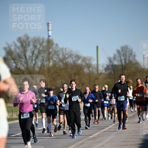 06.04.2025 - 44. Internationalen Wilhelmsburger Insellauf Dr. Thomas Lammeyer http://msf.ph/oto/7555363 06.04.2025 09:31:05 Laufen 4107, 500, 4231, 42, 4386, 3337, 3678 meine-sportfotos.de
