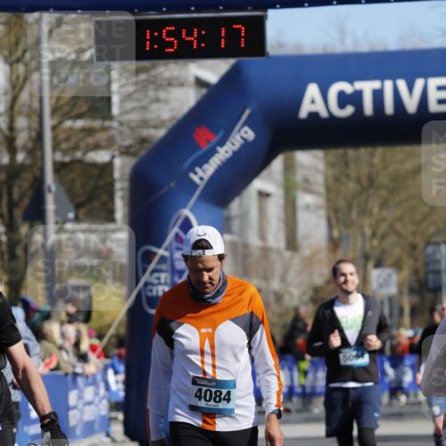 06.04.2025 - 44. Internationalen Wilhelmsburger Insellauf A. Gomolzig http://msf.ph/oto/7555364 06.04.2025 10:44:15 Ziel 3057, 3772, 3959, 4084, 4397, 5064 meine-sportfotos.de