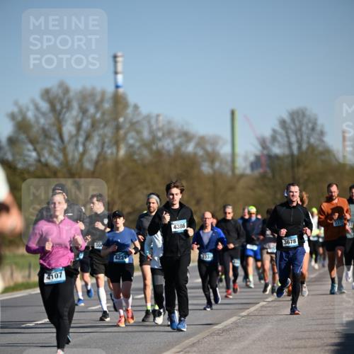06.04.2025 - 44. Internationalen Wilhelmsburger Insellauf Dr. Thomas Lammeyer http://msf.ph/oto/7555365 06.04.2025 09:31:05 Laufen 4107, 500, 4231, 4386, 3678, 3371 meine-sportfotos.de