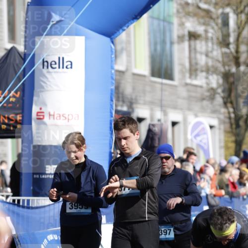 06.04.2025 - 44. Internationalen Wilhelmsburger Insellauf A. Gomolzig http://msf.ph/oto/7555366 06.04.2025 10:44:14 Ziel 3057, 3772, 3959, 4084, 4397 meine-sportfotos.de