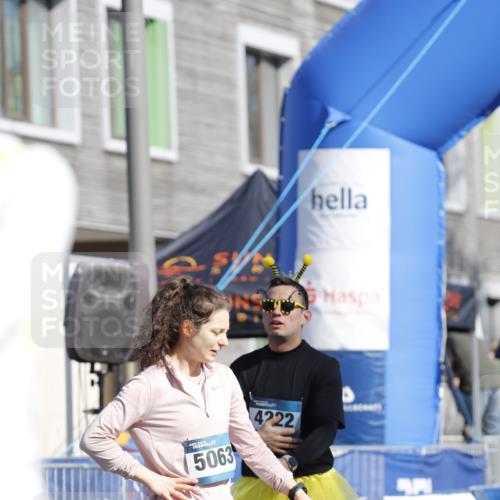 06.04.2025 - 44. Internationalen Wilhelmsburger Insellauf A. Gomolzig http://msf.ph/oto/7555373 06.04.2025 10:44:07 Ziel 3772, 3959, 4084, 4222, 4509, 5063 meine-sportfotos.de
