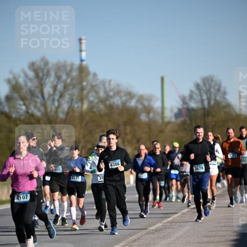 06.04.2025 - 44. Internationalen Wilhelmsburger Insellauf Dr. Thomas Lammeyer http://msf.ph/oto/7555374 06.04.2025 09:31:05 Laufen 4107, 003, 4231, 32, 4386, 3337, 3678, 371 meine-sportfotos.de