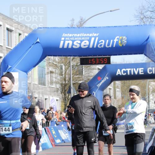 06.04.2025 - 44. Internationalen Wilhelmsburger Insellauf A. Gomolzig http://msf.ph/oto/7555382 06.04.2025 10:43:57 Ziel 3219, 3268, 3380, 4144, 4502, 4509, 5063 meine-sportfotos.de
