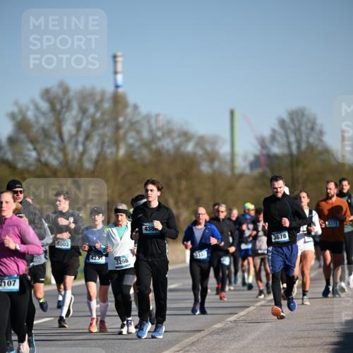 06.04.2025 - 44. Internationalen Wilhelmsburger Insellauf Dr. Thomas Lammeyer http://msf.ph/oto/7555383 06.04.2025 09:31:06 Laufen 4107, 5003, 4231, 3268, 438, 3337, 3678, 3371 meine-sportfotos.de