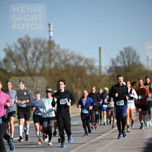 06.04.2025 - 44. Internationalen Wilhelmsburger Insellauf Dr. Thomas Lammeyer http://msf.ph/oto/7555387 06.04.2025 09:31:06 Laufen 5603, 423, 3268, 4386, 3337, 3678 meine-sportfotos.de