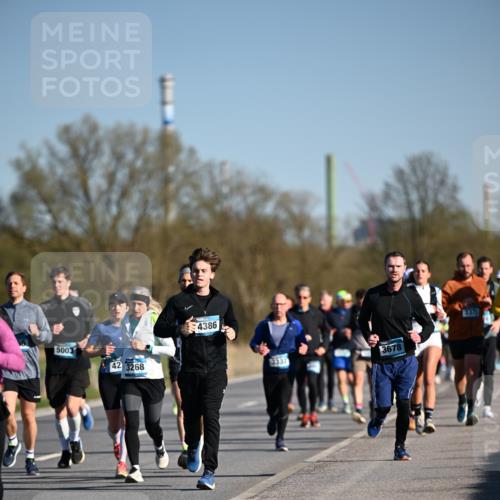 06.04.2025 - 44. Internationalen Wilhelmsburger Insellauf Dr. Thomas Lammeyer http://msf.ph/oto/7555391 06.04.2025 09:31:07 Laufen 5003, 42, 3268, 4386, 3337, 3678, 3371 meine-sportfotos.de