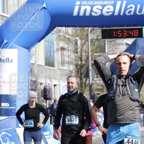 06.04.2025 - 44. Internationalen Wilhelmsburger Insellauf A. Gomolzig http://msf.ph/oto/7555396 06.04.2025 10:43:46 Ziel 3735, 3924, 4446, 4476, 4536 meine-sportfotos.de