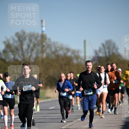 06.04.2025 - 44. Internationalen Wilhelmsburger Insellauf Dr. Thomas Lammeyer http://msf.ph/oto/7555400 06.04.2025 09:31:09 Laufen 4231, 4386, 3678 meine-sportfotos.de