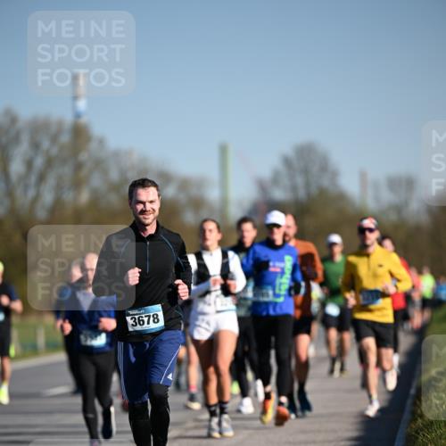 06.04.2025 - 44. Internationalen Wilhelmsburger Insellauf Dr. Thomas Lammeyer http://msf.ph/oto/7555402 06.04.2025 09:31:11 Laufen 3678 meine-sportfotos.de