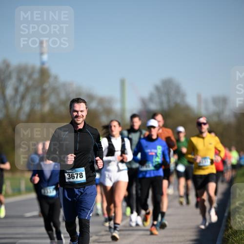 06.04.2025 - 44. Internationalen Wilhelmsburger Insellauf Dr. Thomas Lammeyer http://msf.ph/oto/7555404 06.04.2025 09:31:11 Laufen 3678 meine-sportfotos.de