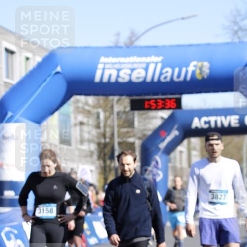 06.04.2025 - 44. Internationalen Wilhelmsburger Insellauf A. Gomolzig http://msf.ph/oto/7555406 06.04.2025 10:43:34 Ziel 3158, 3706, 3821, 3827, 4395, 4446 meine-sportfotos.de