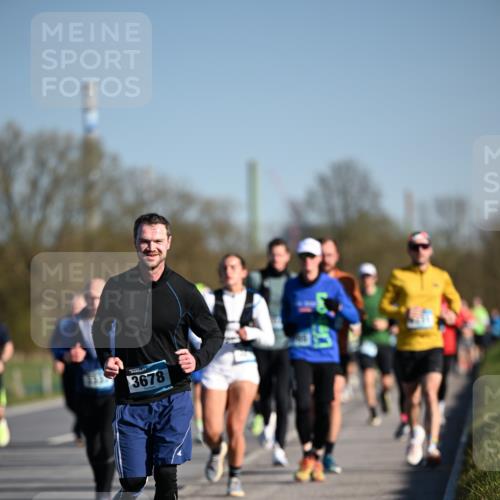 06.04.2025 - 44. Internationalen Wilhelmsburger Insellauf Dr. Thomas Lammeyer http://msf.ph/oto/7555407 06.04.2025 09:31:11 Laufen 3678 meine-sportfotos.de