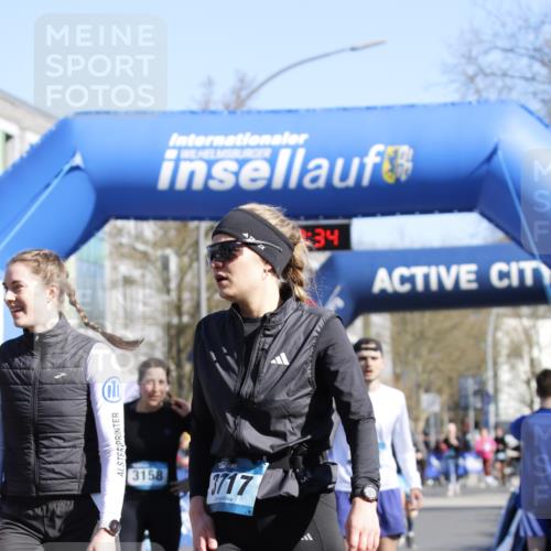 06.04.2025 - 44. Internationalen Wilhelmsburger Insellauf A. Gomolzig http://msf.ph/oto/7555408 06.04.2025 10:43:32 Ziel 3158, 3706, 3717, 3821, 3827, 4395, 4614 meine-sportfotos.de