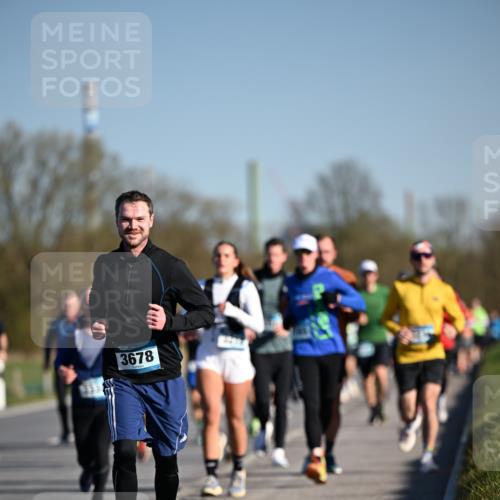 06.04.2025 - 44. Internationalen Wilhelmsburger Insellauf Dr. Thomas Lammeyer http://msf.ph/oto/7555409 06.04.2025 09:31:11 Laufen 3678 meine-sportfotos.de