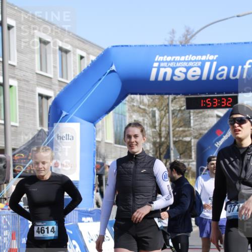 06.04.2025 - 44. Internationalen Wilhelmsburger Insellauf A. Gomolzig http://msf.ph/oto/7555410 06.04.2025 10:43:30 Ziel 3158, 3706, 3717, 3827, 4395, 4614 meine-sportfotos.de