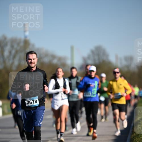 06.04.2025 - 44. Internationalen Wilhelmsburger Insellauf Dr. Thomas Lammeyer http://msf.ph/oto/7555416 06.04.2025 09:31:12 Laufen 3678 meine-sportfotos.de