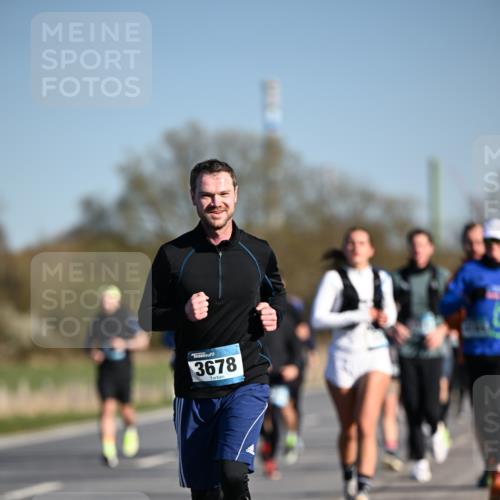 06.04.2025 - 44. Internationalen Wilhelmsburger Insellauf Dr. Thomas Lammeyer http://msf.ph/oto/7555420 06.04.2025 09:31:12 Laufen 3678 meine-sportfotos.de