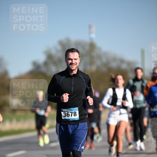 06.04.2025 - 44. Internationalen Wilhelmsburger Insellauf Dr. Thomas Lammeyer http://msf.ph/oto/7555422 06.04.2025 09:31:13 Laufen 3678 meine-sportfotos.de