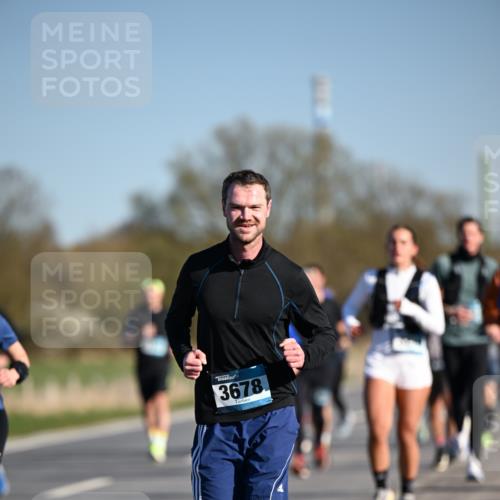 06.04.2025 - 44. Internationalen Wilhelmsburger Insellauf Dr. Thomas Lammeyer http://msf.ph/oto/7555424 06.04.2025 09:31:13 Laufen 3678 meine-sportfotos.de