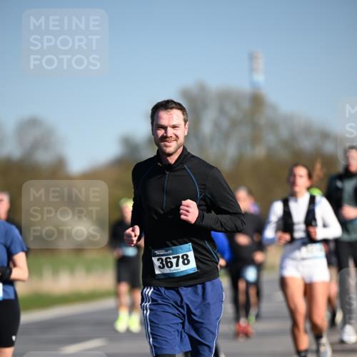 06.04.2025 - 44. Internationalen Wilhelmsburger Insellauf Dr. Thomas Lammeyer http://msf.ph/oto/7555429 06.04.2025 09:31:13 Laufen 3678 meine-sportfotos.de