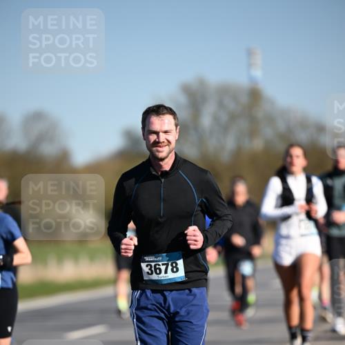 06.04.2025 - 44. Internationalen Wilhelmsburger Insellauf Dr. Thomas Lammeyer http://msf.ph/oto/7555431 06.04.2025 09:31:13 Laufen 3678 meine-sportfotos.de
