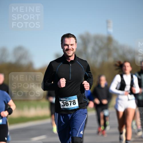 06.04.2025 - 44. Internationalen Wilhelmsburger Insellauf Dr. Thomas Lammeyer http://msf.ph/oto/7555433 06.04.2025 09:31:13 Laufen 3678 meine-sportfotos.de
