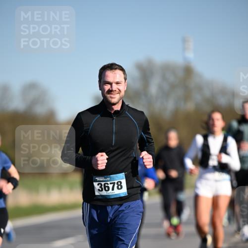 06.04.2025 - 44. Internationalen Wilhelmsburger Insellauf Dr. Thomas Lammeyer http://msf.ph/oto/7555435 06.04.2025 09:31:13 Laufen 3678 meine-sportfotos.de