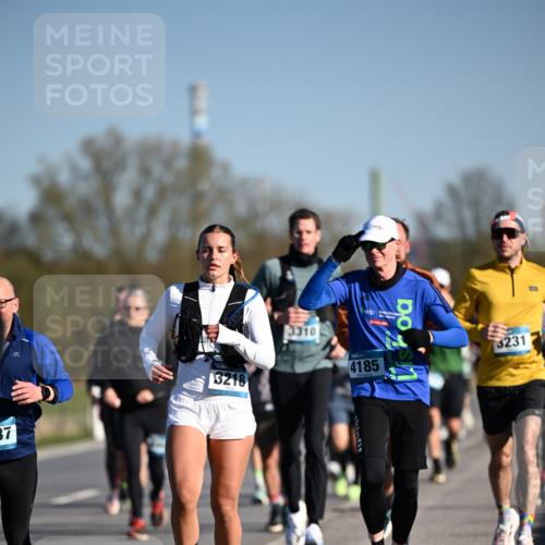 06.04.2025 - 44. Internationalen Wilhelmsburger Insellauf Dr. Thomas Lammeyer http://msf.ph/oto/7555439 06.04.2025 09:31:14 Laufen 37, 3218, 3310, 811, 4185, 3231 meine-sportfotos.de