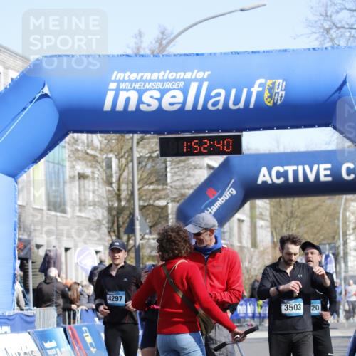 06.04.2025 - 44. Internationalen Wilhelmsburger Insellauf A. Gomolzig http://msf.ph/oto/7555441 06.04.2025 10:42:38 Ziel 3320, 3503, 3903, 4240, 4297, 4458 meine-sportfotos.de