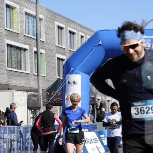 06.04.2025 - 44. Internationalen Wilhelmsburger Insellauf A. Gomolzig http://msf.ph/oto/7555445 06.04.2025 10:42:33 Ziel 3503, 3903, 4240, 4458 meine-sportfotos.de