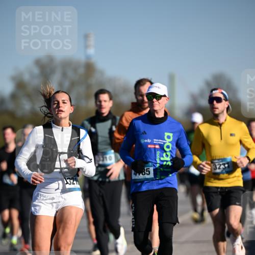 06.04.2025 - 44. Internationalen Wilhelmsburger Insellauf Dr. Thomas Lammeyer http://msf.ph/oto/7555456 06.04.2025 09:31:15 Laufen 321, 485, 811 meine-sportfotos.de
