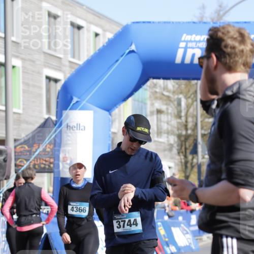 06.04.2025 - 44. Internationalen Wilhelmsburger Insellauf A. Gomolzig http://msf.ph/oto/7555464 06.04.2025 10:42:12 Ziel 3093, 3744, 3761, 4366, 4581, 5111 meine-sportfotos.de