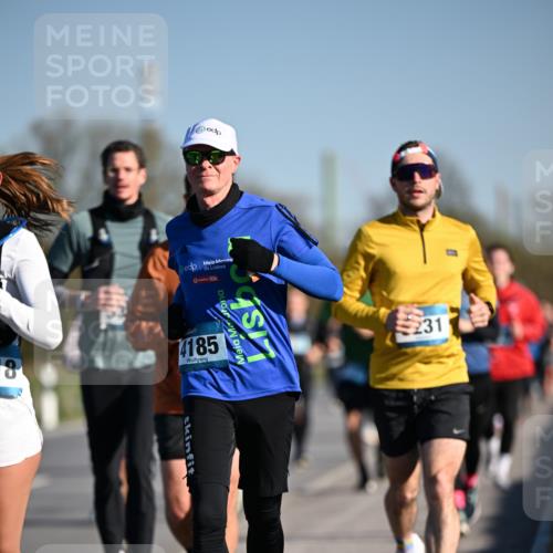 06.04.2025 - 44. Internationalen Wilhelmsburger Insellauf Dr. Thomas Lammeyer http://msf.ph/oto/7555467 06.04.2025 09:31:16 Laufen 10, 18, 4185, 231 meine-sportfotos.de