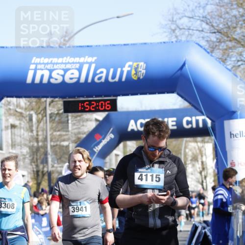 06.04.2025 - 44. Internationalen Wilhelmsburger Insellauf A. Gomolzig http://msf.ph/oto/7555468 06.04.2025 10:42:04 Ziel 3093, 3308, 3656, 3744, 3941 meine-sportfotos.de
