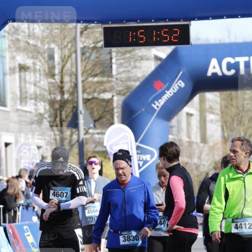 06.04.2025 - 44. Internationalen Wilhelmsburger Insellauf A. Gomolzig http://msf.ph/oto/7555482 06.04.2025 10:41:50 Ziel 3017, 3432, 3446, 3830, 3890, 3891, 4115, 4412, 4566, 4607 meine-sportfotos.de