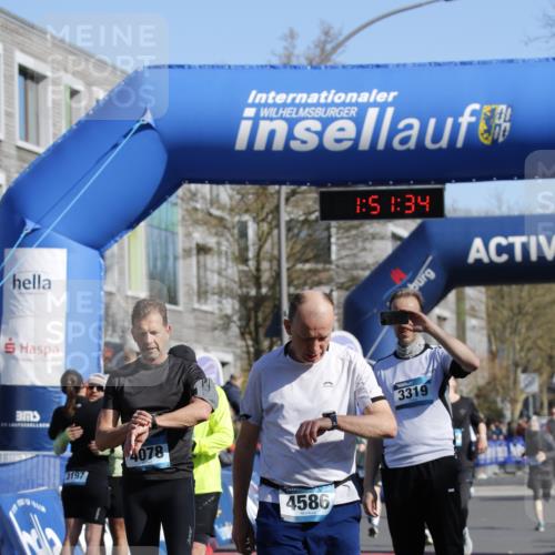 06.04.2025 - 44. Internationalen Wilhelmsburger Insellauf A. Gomolzig http://msf.ph/oto/7555504 06.04.2025 10:41:32 Ziel 3104, 3208, 3960, 4078, 4554, 4586 meine-sportfotos.de