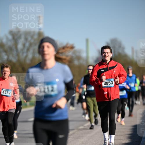 06.04.2025 - 44. Internationalen Wilhelmsburger Insellauf Dr. Thomas Lammeyer http://msf.ph/oto/7555513 06.04.2025 09:31:21 Laufen 4352, 3953 meine-sportfotos.de